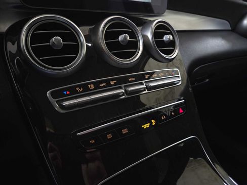 Used 2020 Mercedes-Benz GLC 300 4MATIC image 28