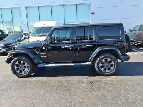Used 2018 Jeep Wrangler Unlimited Sahara w/ Dual Top Group AWD/4WD image 4