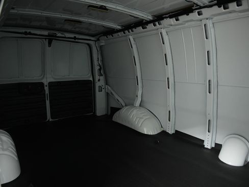 New 2026 GMC Savana 2500 Extended RWD image 18