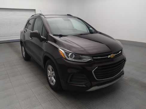 Used 2020 Chevrolet Trax LT w/ Driver Confidence Package FWD image 13