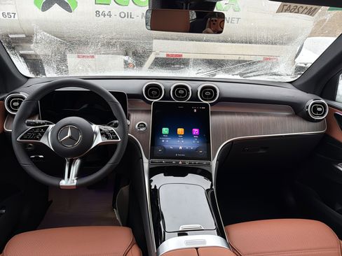 Used 2026 Mercedes-Benz GLC 300 4MATIC image 10