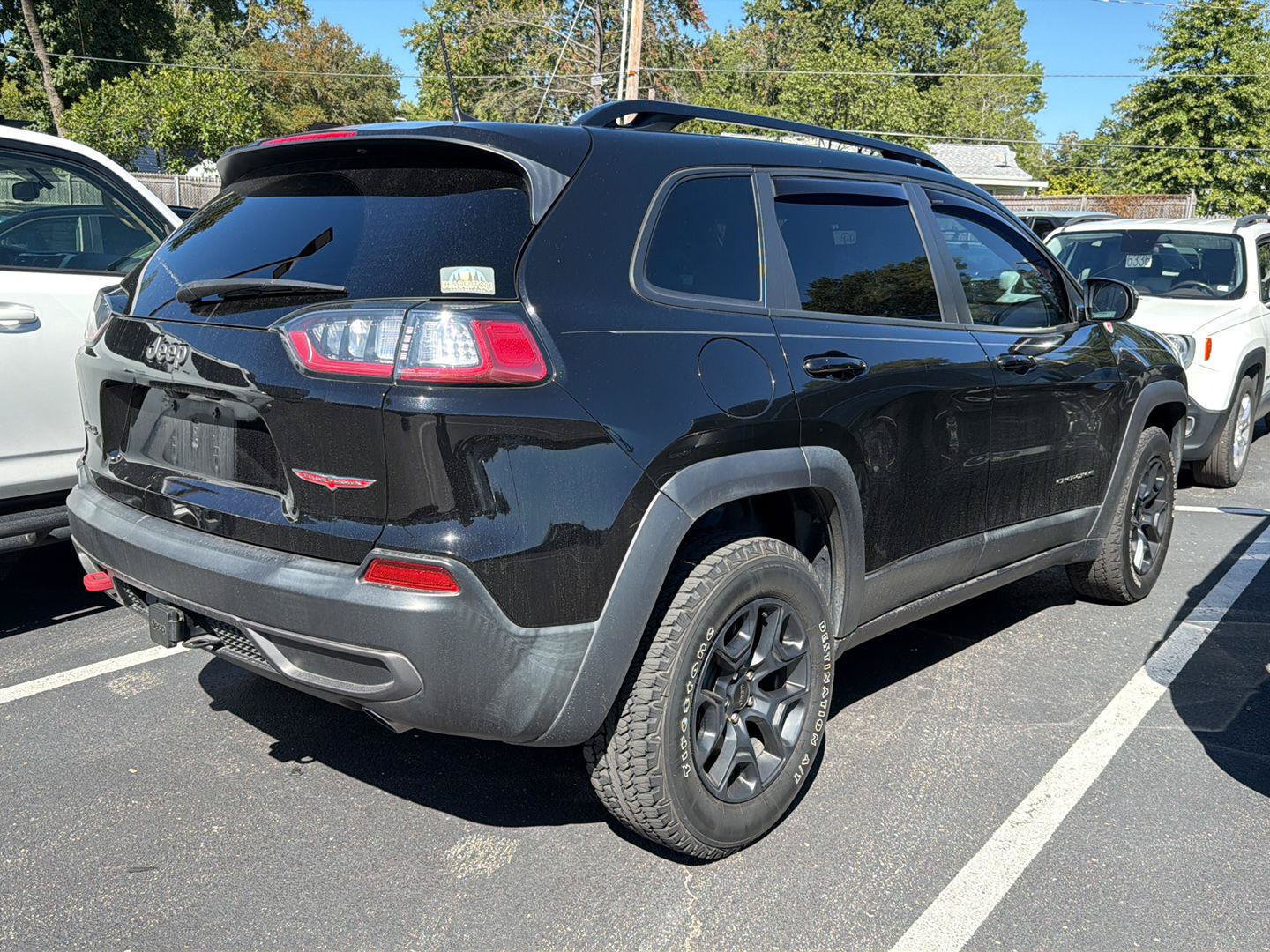 Used 2022 Jeep Cherokee Trailhawk w/ Comfort/Convenience Group AWD/4WD image 4