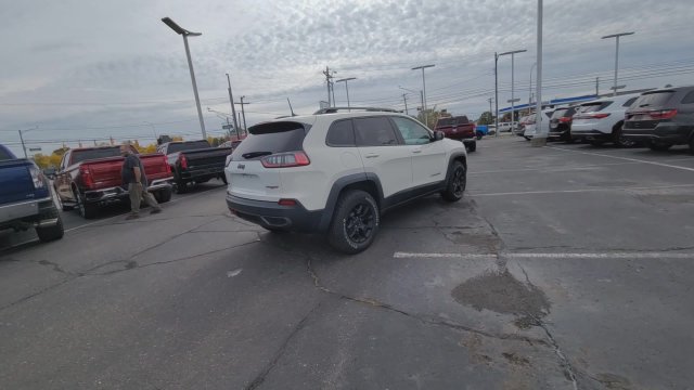 Used 2019 Jeep Cherokee Trailhawk AWD/4WD image 7