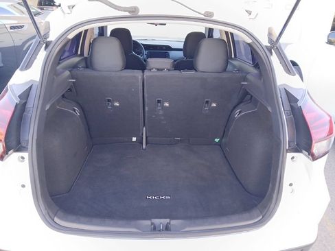 Certified 2022 Nissan Kicks SV FWD image 11
