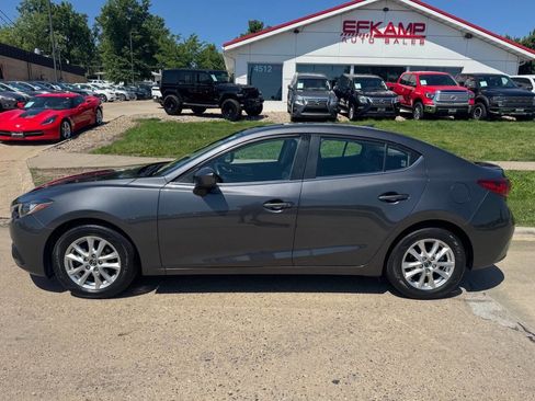 Used 2016 MAZDA MAZDA3 i Grand Touring FWD image 2