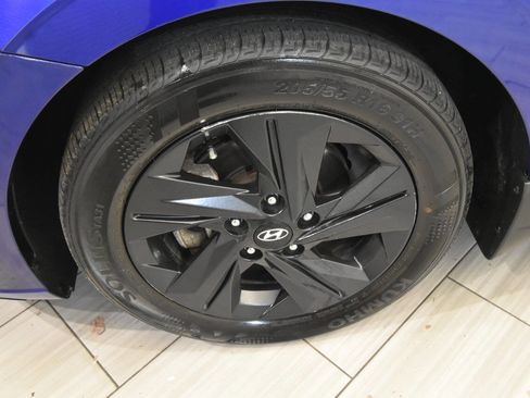 Used 2023 Hyundai Elantra SEL image 10