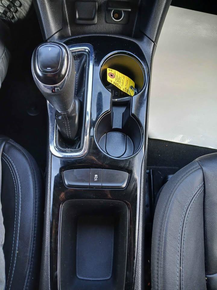 Used 2017 Chevrolet Cruze Premier FWD image 10