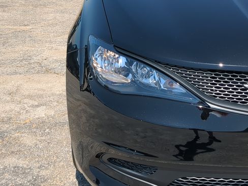 New 2027 Chrysler Pacifica LX FWD image 8
