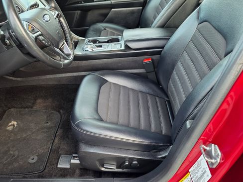 Used 2017 Ford Fusion SE w/ Equipment Group 201A image 14