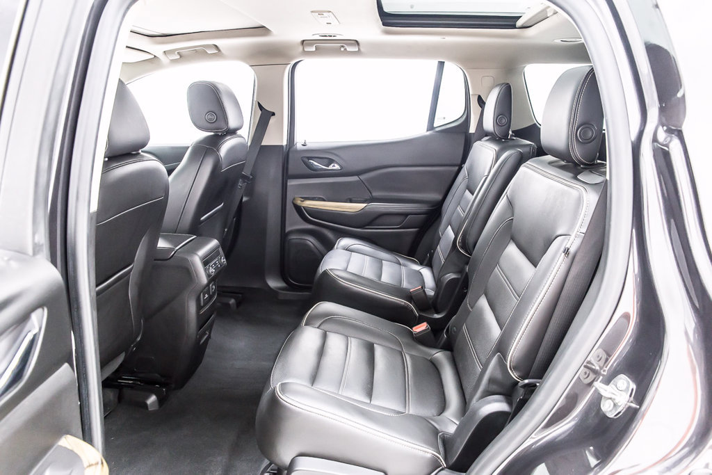 Used 2019 GMC Acadia Denali w/ Technology Package FWD image 28