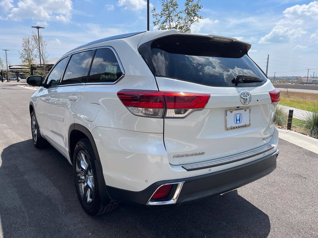 Used 2019 Toyota Highlander Limited Platinum AWD/4WD image 6