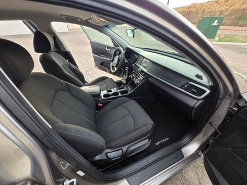 Used 2018 Kia Optima LX FWD image 34