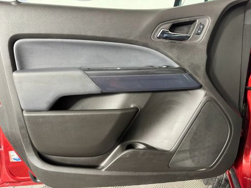 Used 2015 Chevrolet Colorado Z71 AWD/4WD image 30