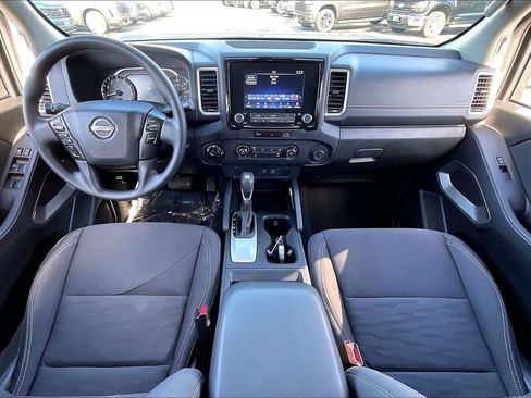 Used 2024 Nissan Frontier SV image 20