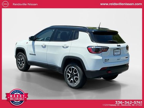 Used 2024 Jeep Compass Trailhawk AWD/4WD image 4