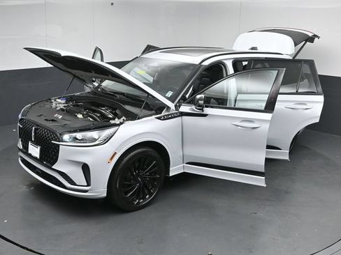 Certified 2025 Lincoln Aviator Reserve w/ Equipment Group 201A AWD/4WD image 56