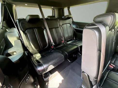 Used 2024 Jeep Wagoneer L Series II w/ Flexible Seating Group AWD/4WD image 24