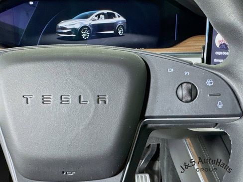 Used 2024 Tesla Model X image 14