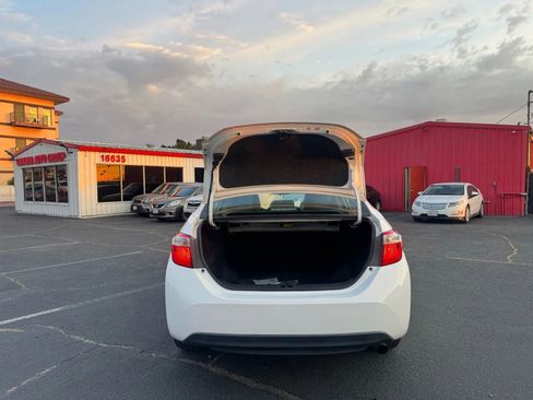 Used 2014 Toyota Corolla LE Premium image 10