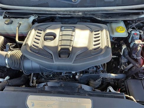 Used 2024 Jeep Wagoneer Series II w/ Flexible Seating Group image 13