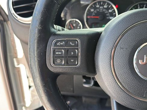 Used 2015 Jeep Wrangler Unlimited Sahara w/ Connectivity Group AWD/4WD image 20