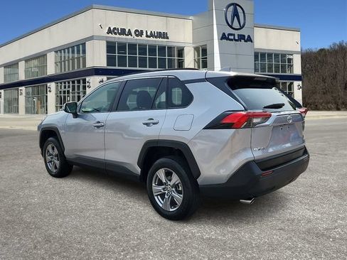 Used 2025 Toyota RAV4 XLE AWD/4WD image 4