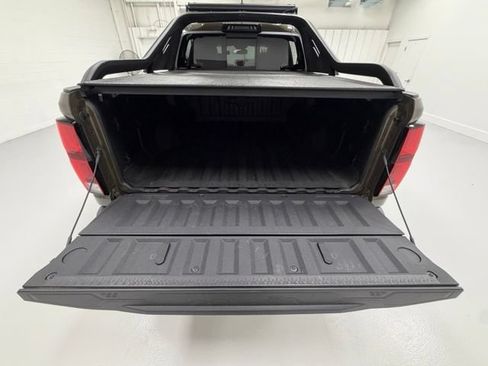 Certified 2025 Chevrolet Colorado ZR2 w/ Midnight Edition AWD/4WD image 25
