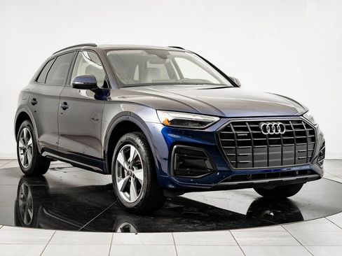 Certified 2025 Audi Q5 2.0T Premium w/ Convenience Plus Package image 12