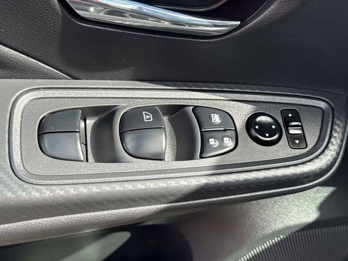 Certified 2025 Nissan Versa SV w/ Trunk Package image 17