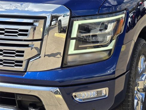 Used 2020 Nissan Titan SL w/ Moonroof Package image 6