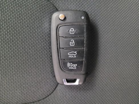 Used 2024 Hyundai Elantra SE FWD image 32