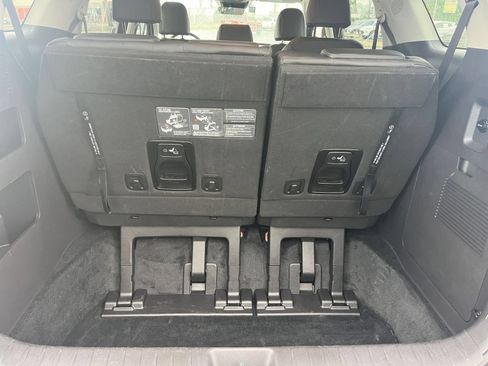 Used 2026 Kia Carnival FWD image 36
