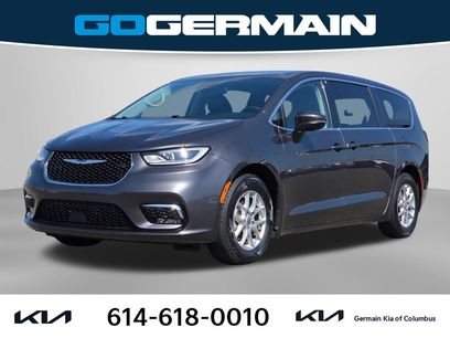 Used 2023 Chrysler Pacifica Touring-L