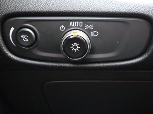 Used 2020 Chevrolet Malibu LT image 28