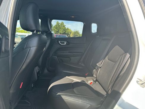 Used 2025 Jeep Compass Trailhawk w/ Sun & Sound Group AWD/4WD image 12
