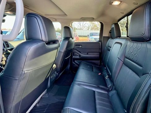 Used 2024 Nissan Frontier SL w/ Technology Package image 24