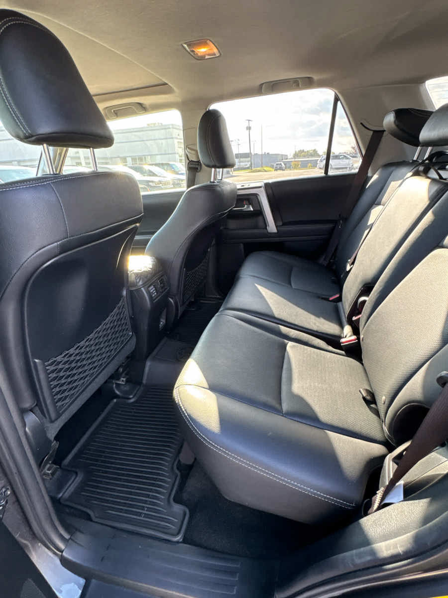 Used 2023 Toyota 4Runner Limited AWD/4WD image 31