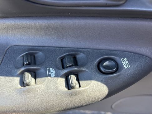 Used 1993 Dodge Intrepid ES image 18