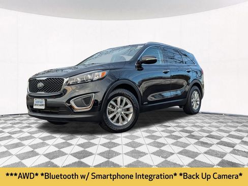 Used 2016 Kia Sorento LX image 2