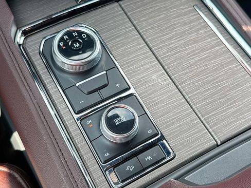 Used 2024 Ford Expedition Max Limited image 16
