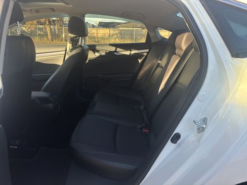 Used 2018 Honda Civic Touring image 25