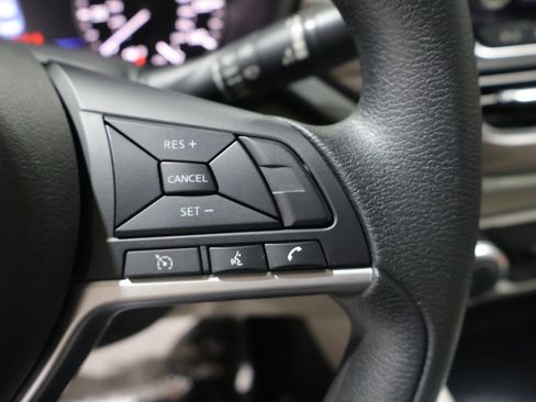 Used 2024 Nissan Altima 2.5 SV AWD/4WD image 33