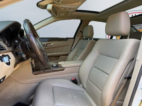 Used 2010 Mercedes-Benz E 350 4MATIC Sedan image 19