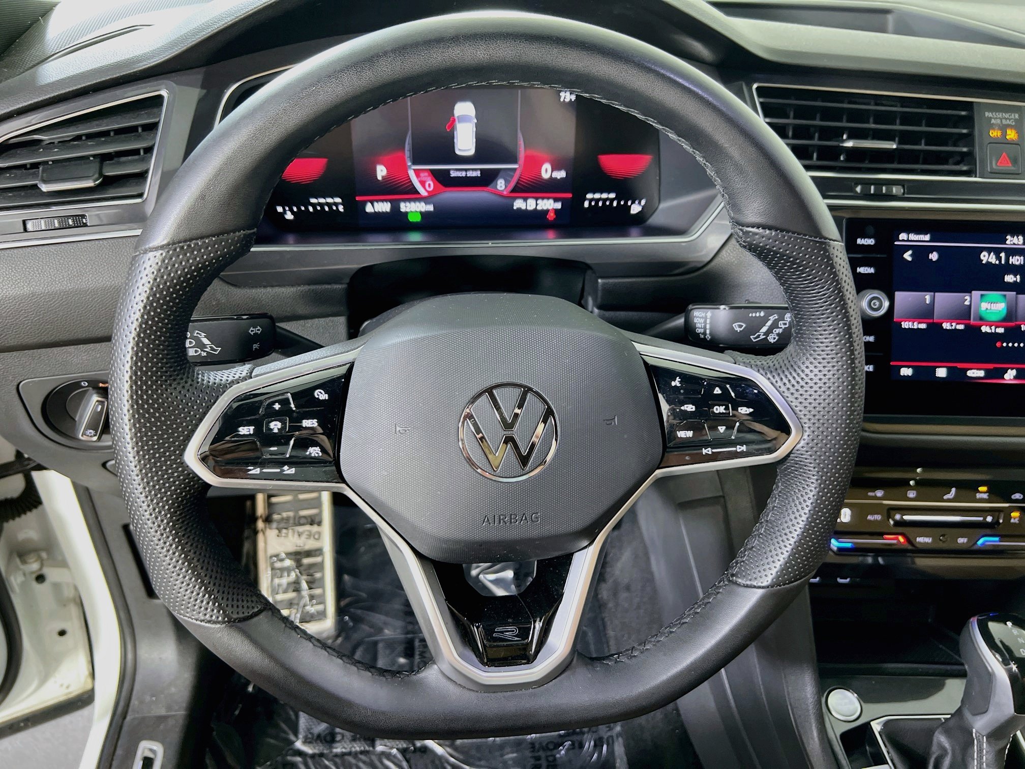 Used 2024 Volkswagen Tiguan SE R-Line AWD/4WD image 11