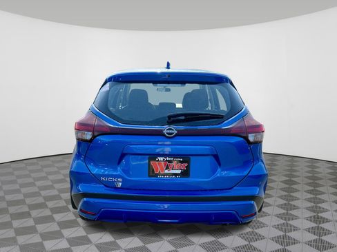 New 2025 Nissan Kicks Play S image 8