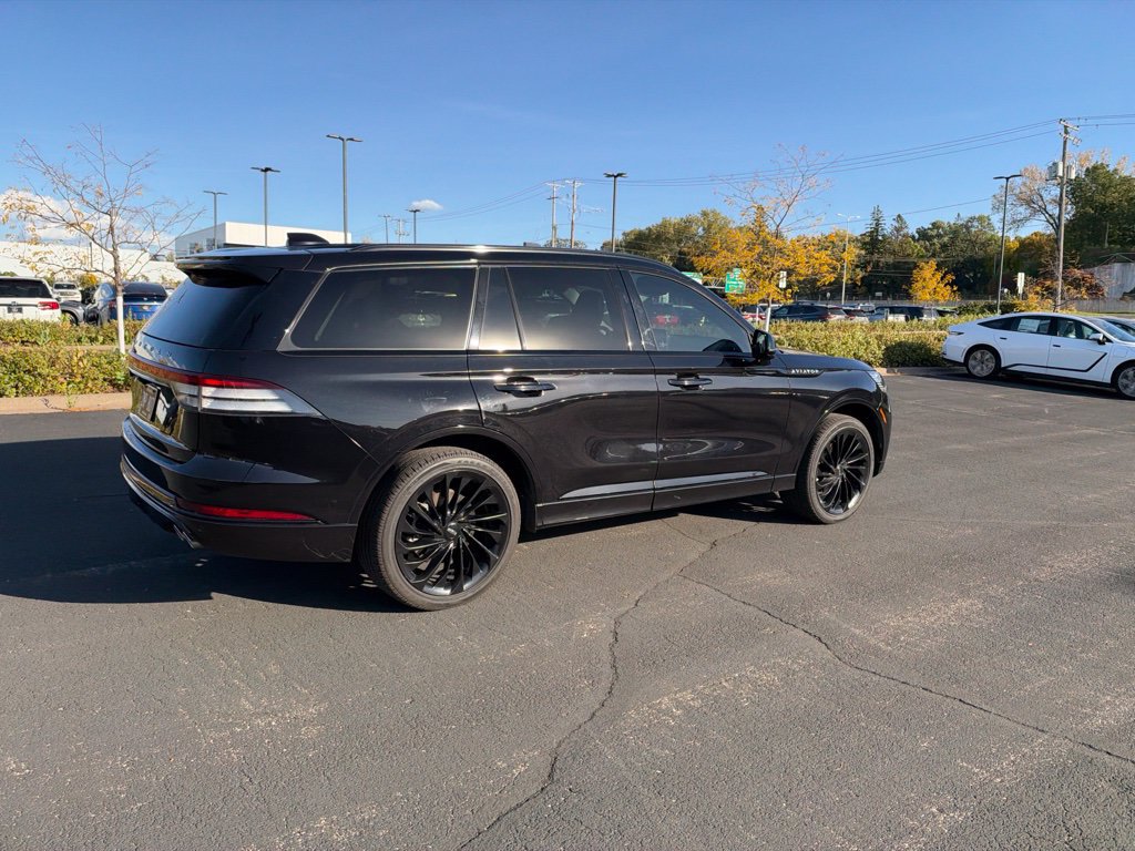 Used 2025 Lincoln Aviator Reserve w/ Jet Appearance Package AWD/4WD image 28
