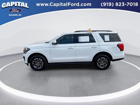 Certified 2024 Ford Expedition XLT image 5