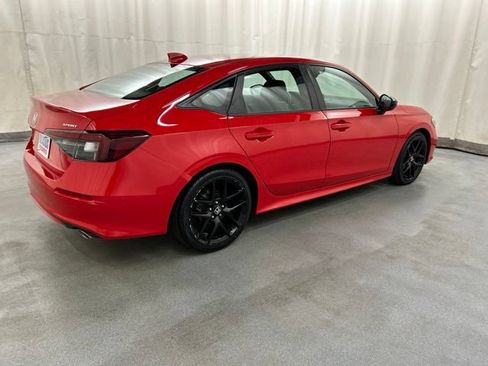 Used 2025 Honda Civic Sport image 4