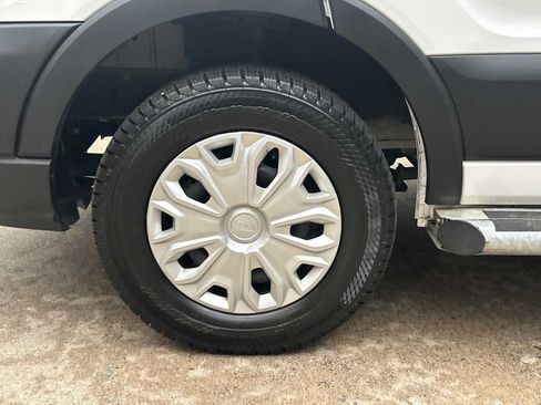 Used 2025 Ford Transit 250 Low Roof w/ Exterior Upgrade Package RWD image 17