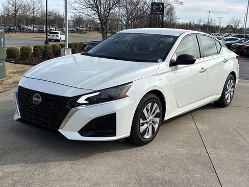 Used 2024 Nissan Altima 2.5 S image 9